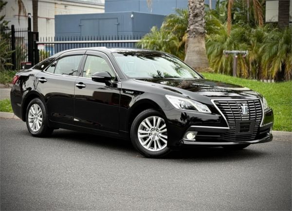 2013 Toyota Crown Sedan AWS210 Royal Saloon Hybrid image