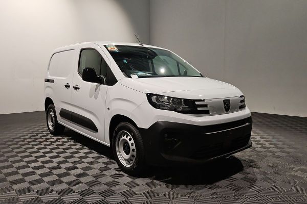 2025 Peugeot Partner Pro K9 SWB Low Roof image