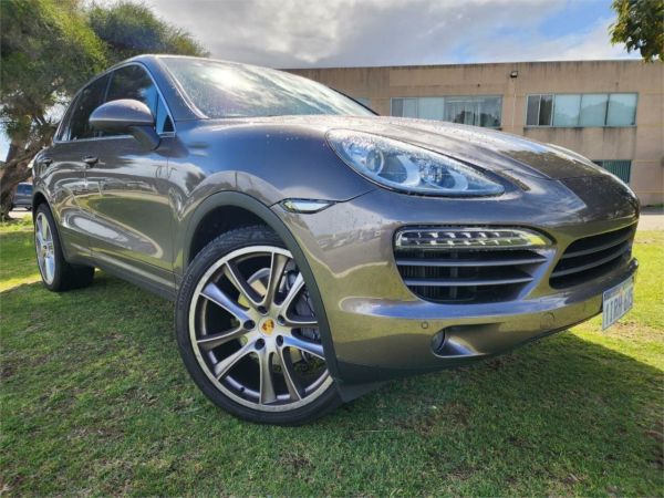 2011 Porsche Cayenne Wagon Diesel Series 2 MY12 image
