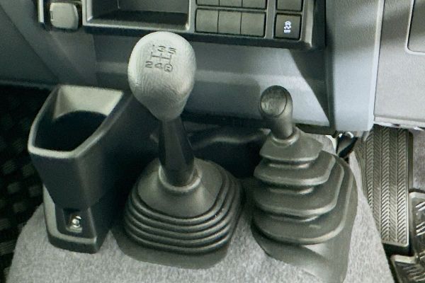 2024 Toyota Landcruiser VDJL79R GXL image