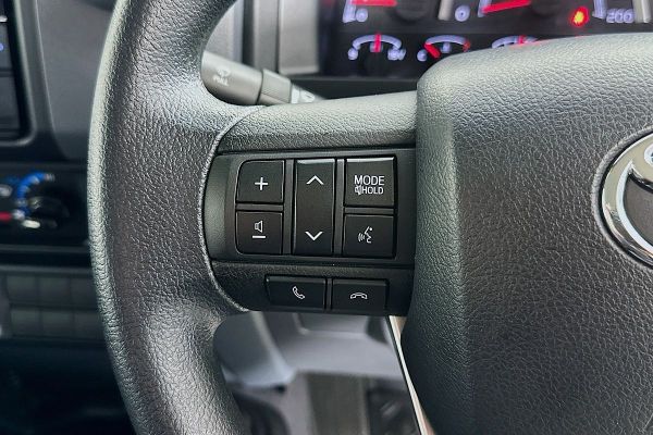 2024 Toyota Landcruiser VDJL79R GXL image