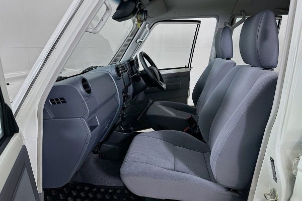 2024 Toyota Landcruiser VDJL79R GXL image