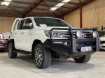 Image for 2017 TOYOTA HILUX DUAL CAB UTILITY GUN126R MY17 SR5 (4x4)