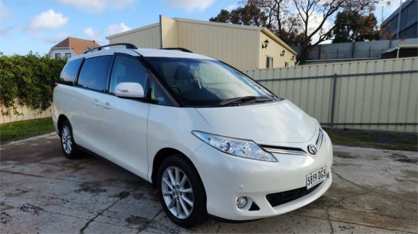 2015 TOYOTA TARAGO 4D WAGON ACR50R MY13 GLX image