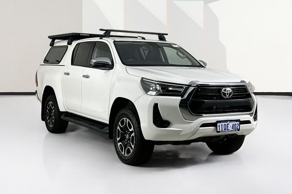 2020 Toyota HILUX SR5 (4x4) GUN126R FACELIFT 4X4 image
