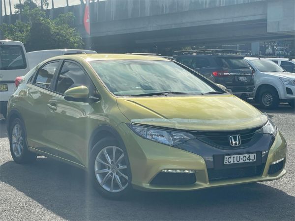 2012 Honda Civic Hatchback 9th Gen VTi-S image