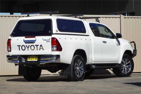 2015 TOYOTA HILUX X CAB UTILITY GUN126R SR5 (4x4) image