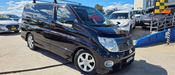 2010 Nissan Elgrand Wagon E51 Highwaystar image