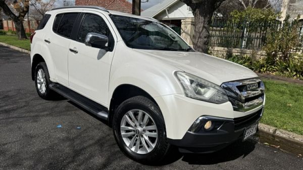 2017 Isuzu MU-X UC MY16.5 LS-T (4x4) Pearl White 6 Speed Automatic Wagon image