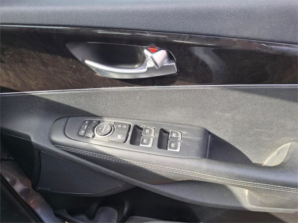 2016 KIA SORENTO 4D WAGON UM MY16 SLi (4x2) image