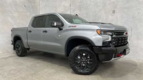 2023 Chevrolet Silverado Utility 1500 ZR2 Pickup Crew Cab T1 MY23 image