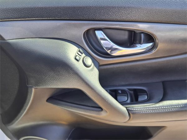 2015 Nissan X-TRAIL Wagon T32 ST-L image