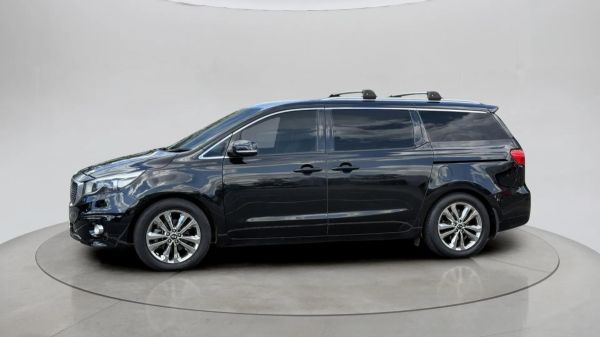 2015 Kia Carnival Platinum - 8 Seats - Diesel image