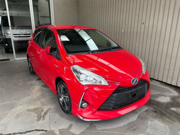 2017 TOYOTA VITZ 5D HATCHBACK NHP130 F (HYBRID) image