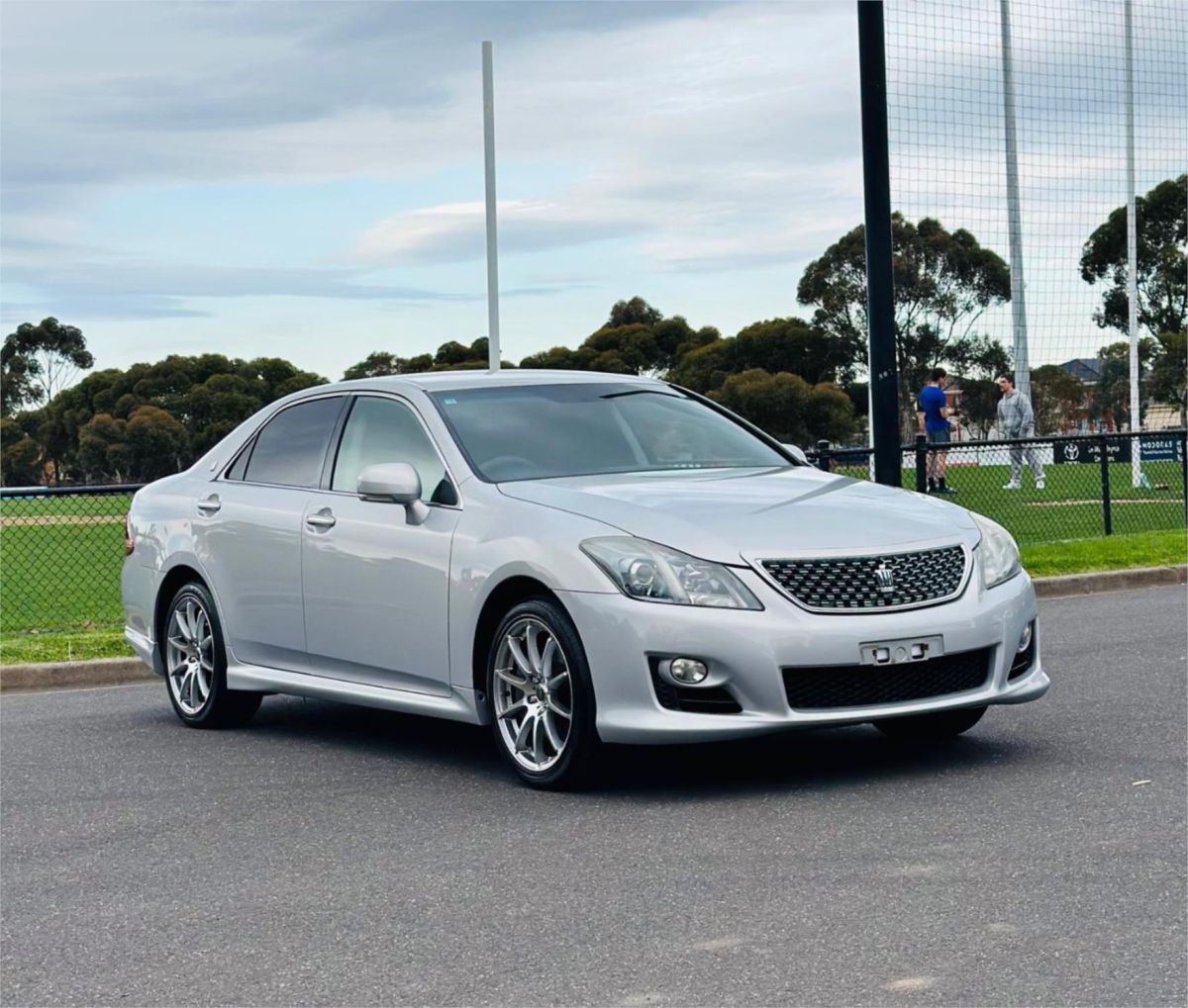 TOYOTA トヨタ クラウン ハイブリッド GWS204 フロントグリル 14 TOYOTA トヨタ クラウン ハイブリッド GWS204 フロントグリル 14