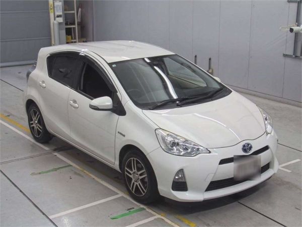 2014 Toyota Aqua Hatchback NHP10 G image