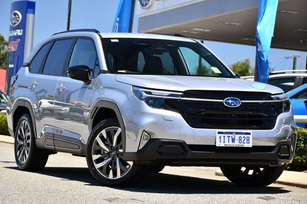 2025 Subaru Forester Hybrid Touring S6 image