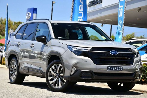 2025 Subaru Forester Hybrid Touring S6 image