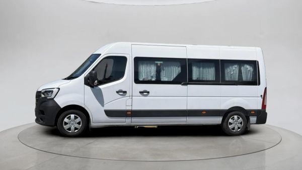 2021  Renault Master x62 Bus - Auto - 12 Seats - New Shape image