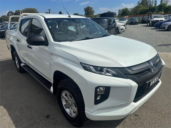 2019 Mitsubishi Triton Utility MR MY19 GLX+ image