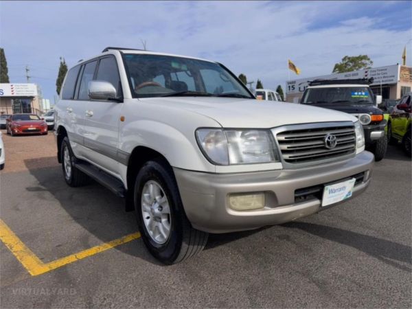 2003 Toyota Landcruiser Wagon UZJ100R Sahara image