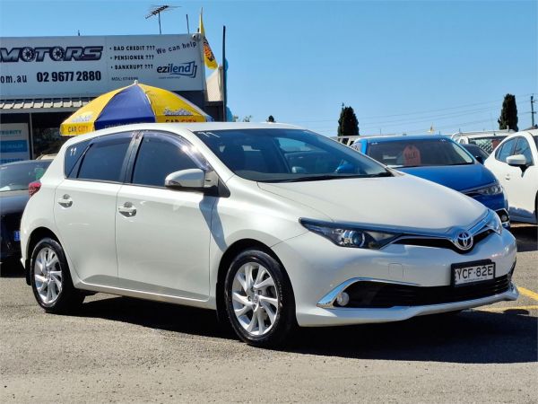 2016 Toyota Corolla Hatchback ZRE182R Ascent Sport image