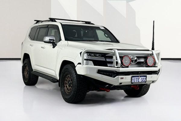 2022 Toyota LANDCRUISER LC300 SAHARA (4x4) FJA300R image