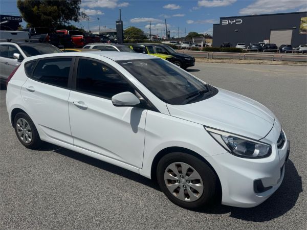 2017 Hyundai Accent Hatchback RB5 MY17 Sport image