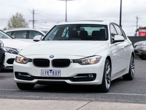 2012 BMW 3 Series Sedan F30 318d image
