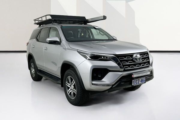 2024 Toyota FORTUNER GXL PREMIUM INTERIOR GUN156R image