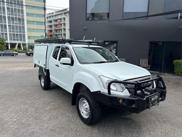 2017 ISUZU D-MAX SPACE C/CHAS TF MY17 SX (4x4) image