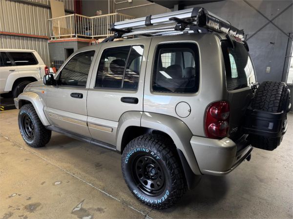 2005 JEEP CHEROKEE 4D WAGON KJ MY05 UPGRADE LIMITED (4x4) image