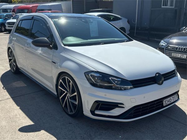 2020 Volkswagen Golf Hatchback 7.5 MY20 R image