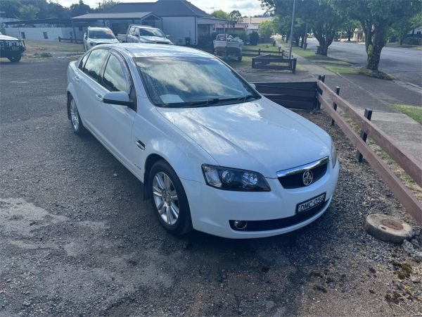 2010 HOLDEN CALAIS 4D SEDAN VE II image