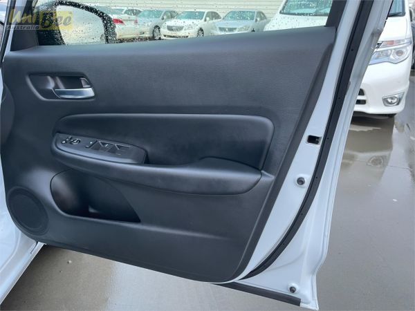 2020 Honda Fit Hatchback GR3 Hybrid image
