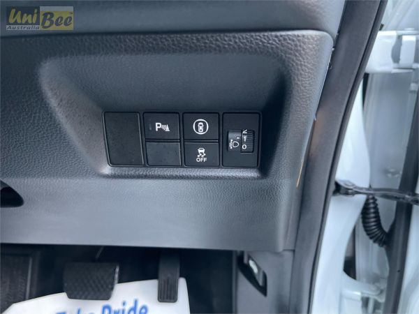 2020 Honda Fit Hatchback GR3 Hybrid image