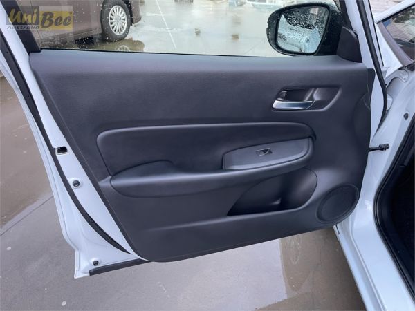 2020 Honda Fit Hatchback GR3 Hybrid image