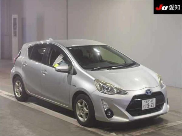 2015 Toyota Aqua Hatchback NHP10 S image