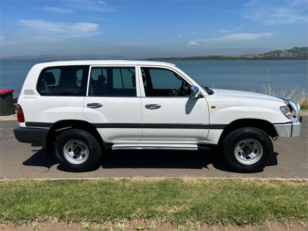 1999 TOYOTA LANDCRUISER 4D WAGON FZJ105R GXL (4x4) image