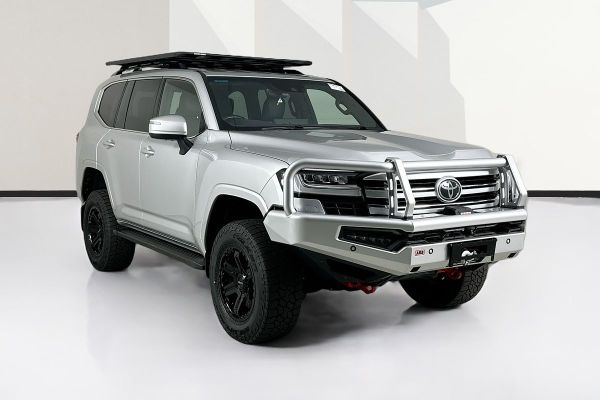 2023 Toyota LANDCRUISER LC300 VX (4x4) FJA300R image