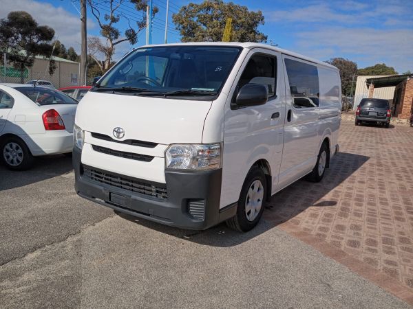 2015 Toyota Hiace KDH201R AUTO image