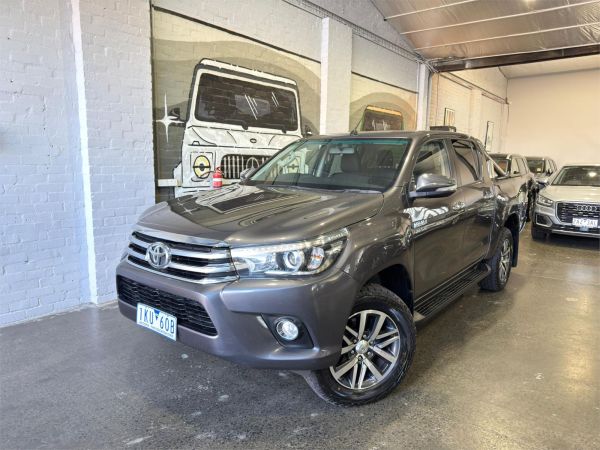 2017 TOYOTA HILUX DUAL CAB UTILITY GUN126R SR5 (4x4) image