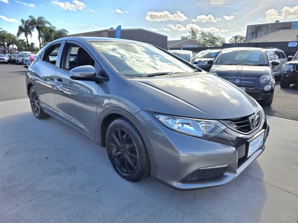 2013 Honda Civic Hatchback 9th Gen MY13 VTi-S image