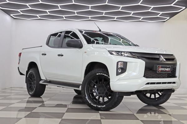 2022 Mitsubishi Triton UTILITY GLX+ DUAL CAB MR MY22.5 image