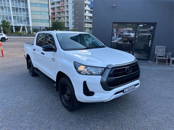 2022 TOYOTA HILUX DOUBLE CAB P/UP GUN136R SR HI-RIDER (4x2) image