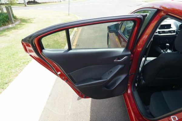 2016 Mazda 3 BM MY15 Neo Maroon 6 Speed Automatic Hatchback image