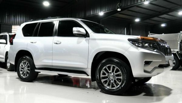 2017 Toyota Landcruiser Prado GDJ150R VX Silver 6 Speed Sports Automatic Wagon image