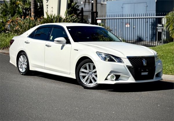 2015 Toyota Crown Sedan ASW210 HYBRID image