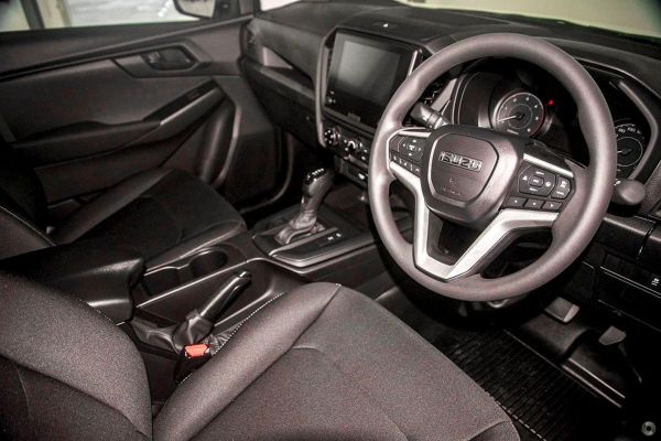 2025 Isuzu D-MAX SX Auto 4x4 MY25.5 image