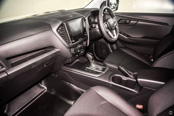 2025 Isuzu D-MAX SX Auto 4x4 MY25.5 image